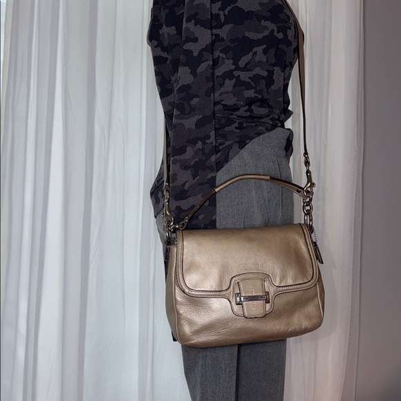 Coach EUC Taylor champagne, leather flap Crossbody bag with removable strap - Picture 6 of 11